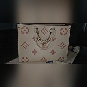 Louis Vuitton On The Go MM Pink & Cream